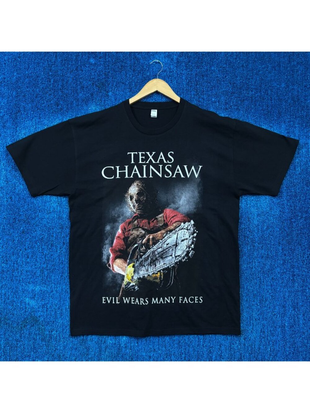 Texas Chainsaw “Evil Wears Many Faces” Graphic T-Shirt Size XL